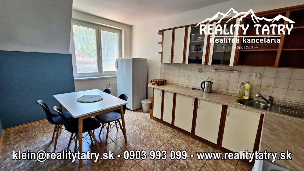 Mezonetový byt 3 izbový s loggiou, krbom a garážovým státím v širšom centre - ODPORÚČAME !!!