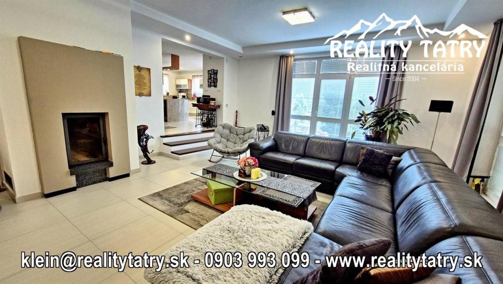 EXKLUZÍVNY Rodinný dom s nádherným výhľadom vo Veľkej Lomnici v 100% TOP STAVE - ODPORÚČAME aj pre náročného klienta !!!