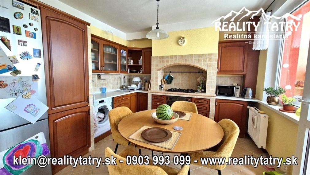 Byt 3 izbový s loggiou 78 m2 blízko centra v Poprade, rozsiahla rekonštrukcia, TOP STAV - ODPORÚČAME !!!