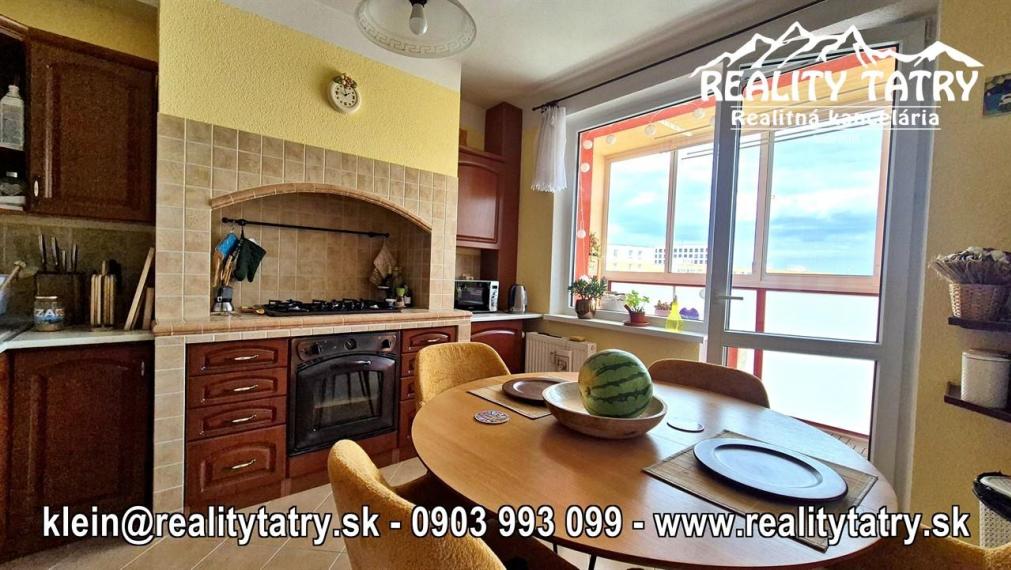 Byt 3 izbový s loggiou 78 m2 blízko centra v Poprade, rozsiahla rekonštrukcia, TOP STAV - ODPORÚČAME !!!