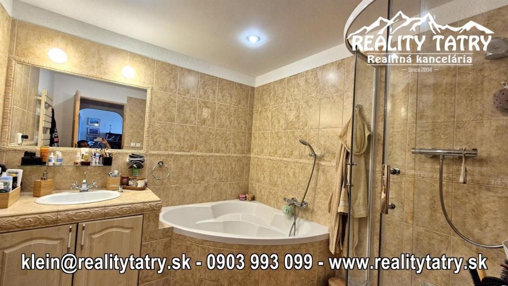 Byt 3 izbový s loggiou 78 m2 blízko centra v Poprade, rozsiahla rekonštrukcia, TOP STAV - ODPORÚČAME !!!