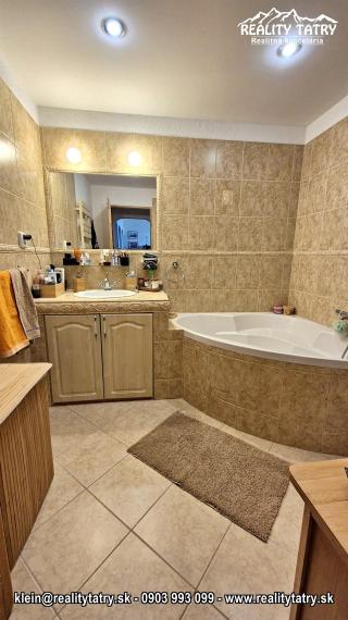 Byt 3 izbový s loggiou 78 m2 blízko centra v Poprade, rozsiahla rekonštrukcia, TOP STAV - ODPORÚČAME !!!