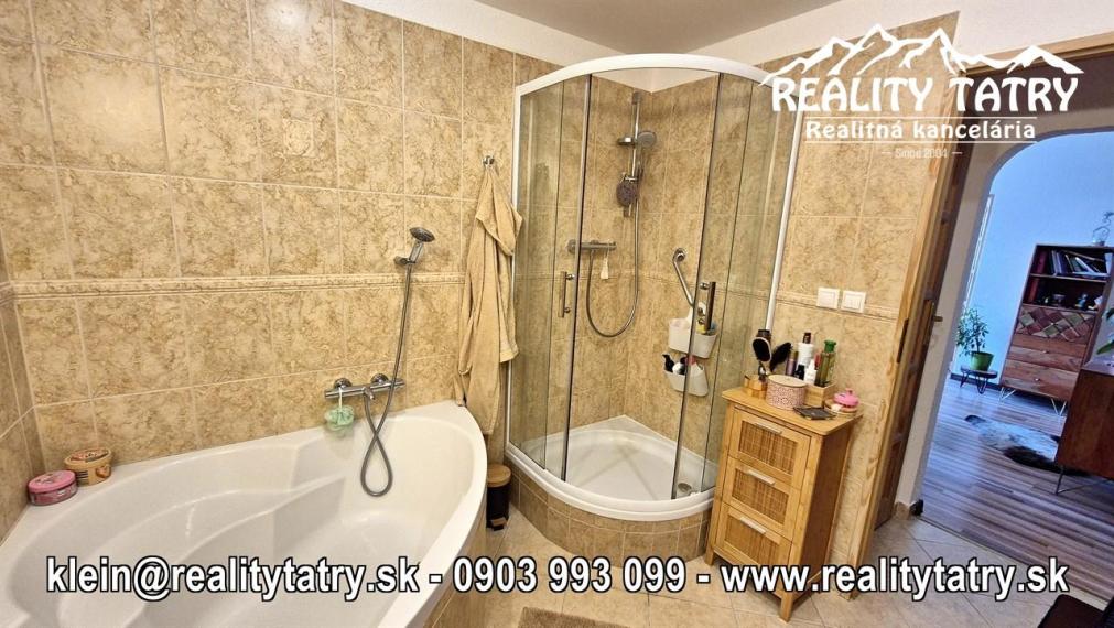 Byt 3 izbový s loggiou 78 m2 blízko centra v Poprade, rozsiahla rekonštrukcia, TOP STAV - ODPORÚČAME !!!