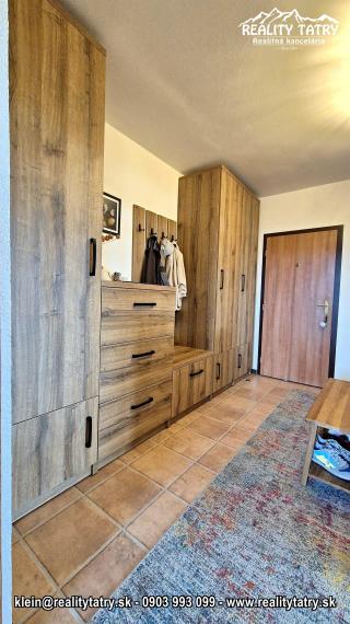 Byt 3 izbový s loggiou 78 m2 blízko centra v Poprade, rozsiahla rekonštrukcia, TOP STAV - ODPORÚČAME !!!