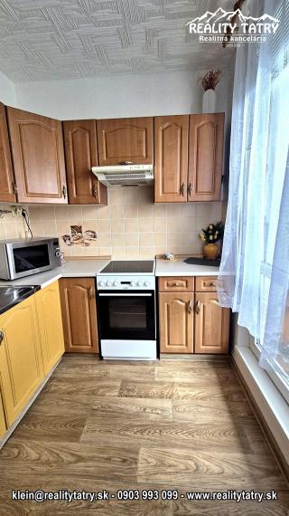 Byt 1 izbový s loggiou, zariadený, murované jadro, ul. Novomeského, Poprad - Slnečný, ihneď voľný - ODPORÚČAME !!!