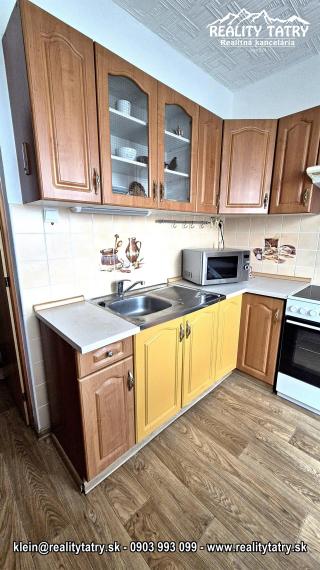 Byt 1 izbový s loggiou, zariadený, murované jadro, ul. Novomeského, Poprad - Slnečný, ihneď voľný - ODPORÚČAME !!!