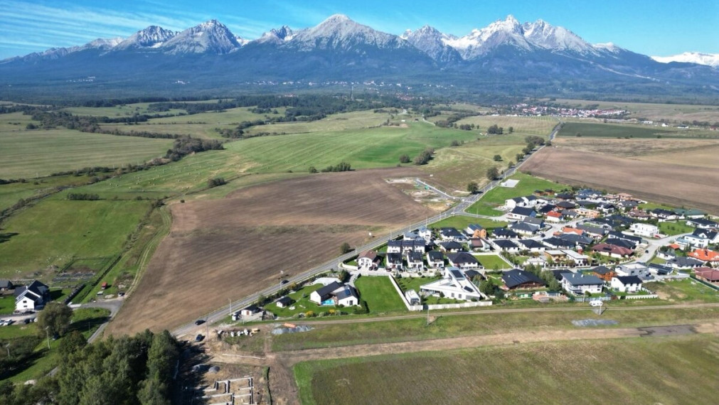 NOVOSTAVBA - BUNGALOV v TOP lokalite POPRAD - TATRY - ODPORÚČAME !!!