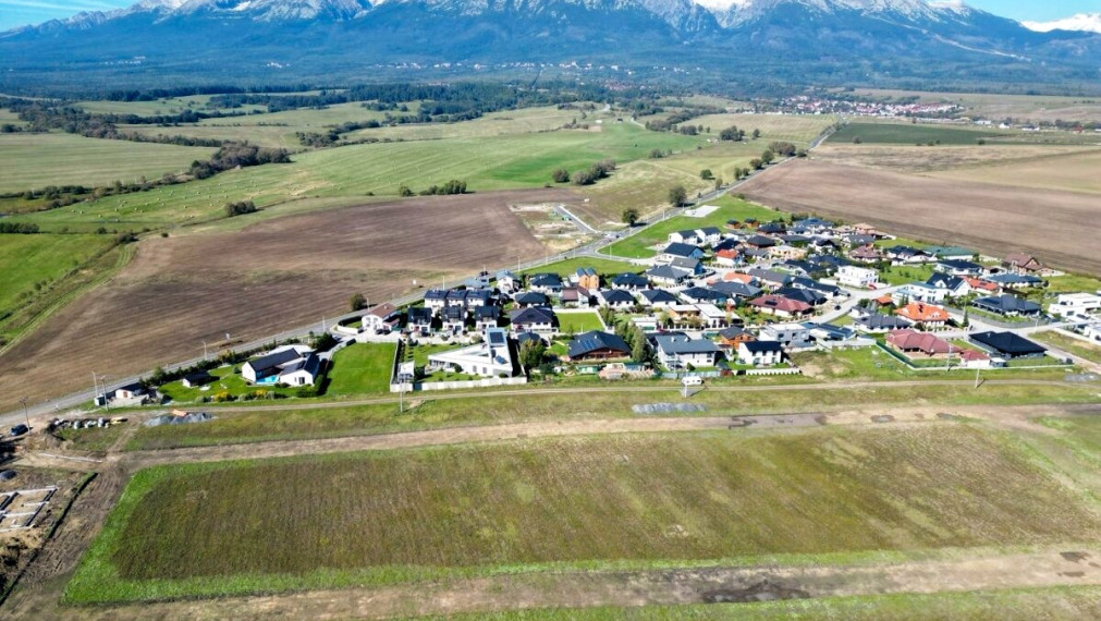 NOVOSTAVBA - BUNGALOV v TOP lokalite POPRAD - TATRY - ODPORÚČAME !!!