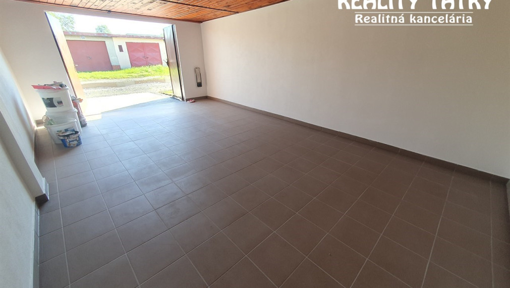 Garáž - Skladový priestor vo Svite 27 m2 na ul. Záhradná - TOP STAV - !!!