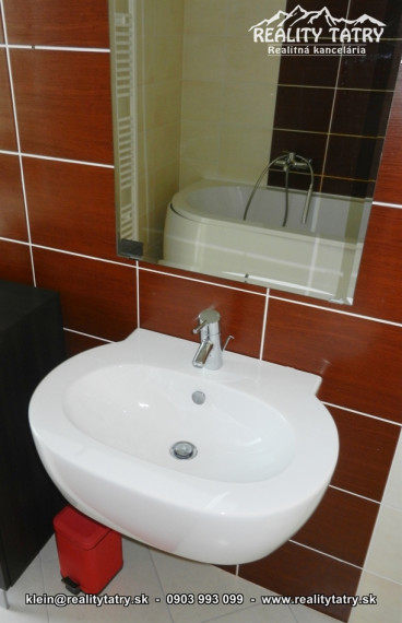 Byt 3 izbový s balkónom 91 m2 - kompletne zariadený v Poprade - ODPORÚČAME !!!