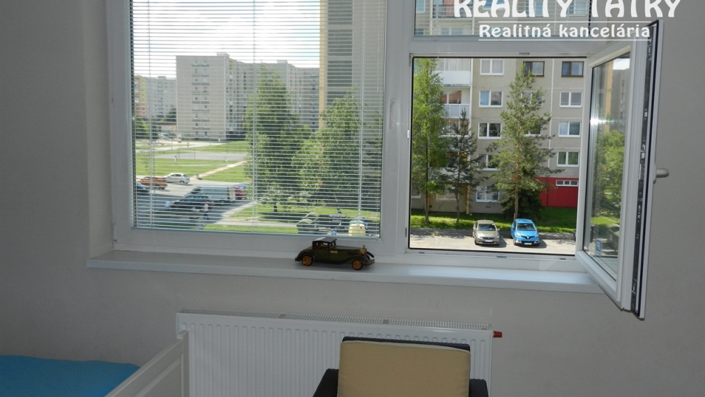 Byt 3 izbový s balkónom 91 m2 - kompletne zariadený v Poprade - ODPORÚČAME !!!