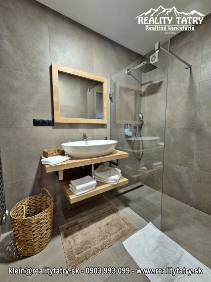 Apartmán 2 izbový s parkovacím státím - TOP STAV, TOP LOKALITA - ODPORÚČAME !!!