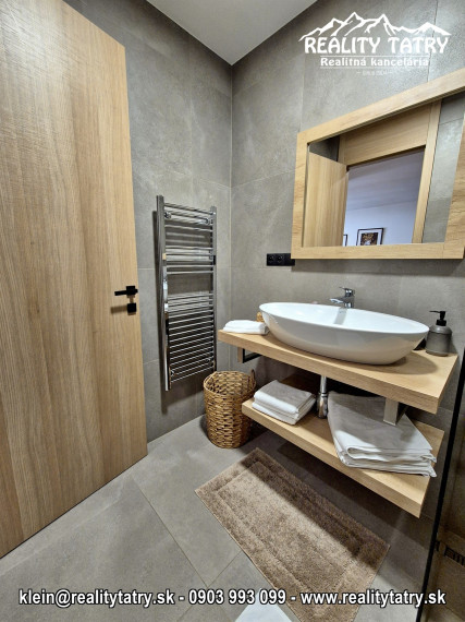 Apartmán 2 izbový s parkovacím státím - TOP STAV, TOP LOKALITA - ODPORÚČAME !!!