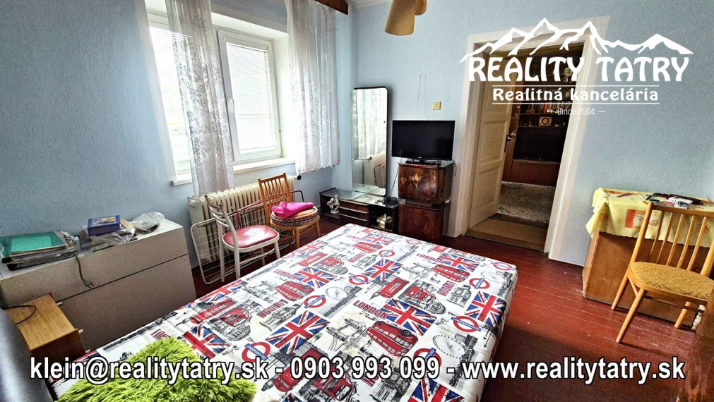 Rodinný dom na rozľahlom pozemku 1550 m2 s garážou a hospodárskou budovou - Poprad - Matejovce