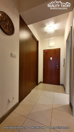 Apartmánový byt 46 m2 s parkovacím miestom vo Veľkej Lomnici - fotografia 11